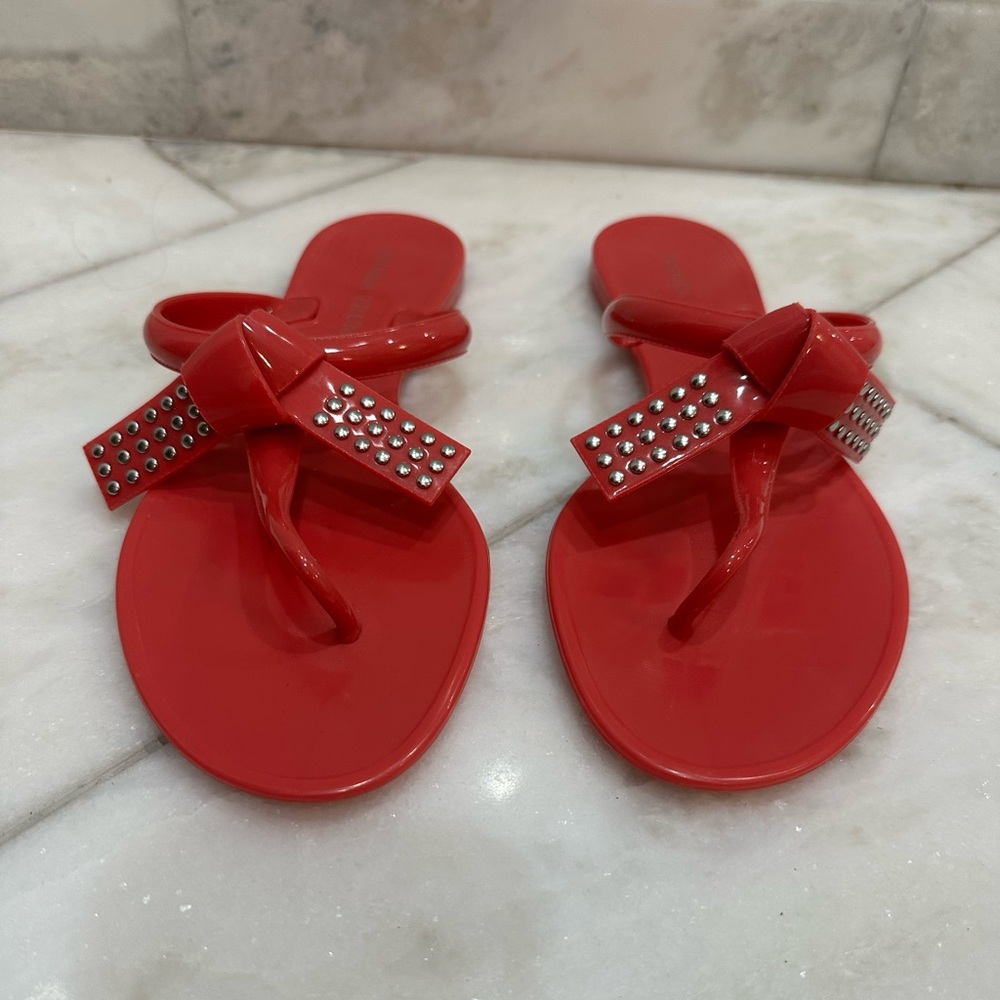 NWOT Size 8 Ivanka Trump Coral Pink / Orange Jelly Flip Flop Sandals